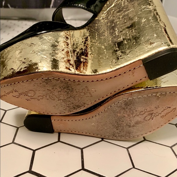Alice and Olivia wedge sandals Gold wedge heels Black heels wedges Alice olivia shoes